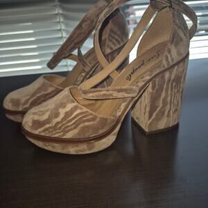 Free People Brown Patterned Platform Shoes Size 6.5